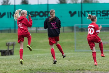 Bild 40 - wCJ SV Steinhorst/Labenz - VfL Oldesloe : Ergebnis: 18:0